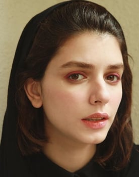 آیناز آذرهوش