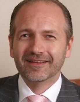 دانیل هولمز